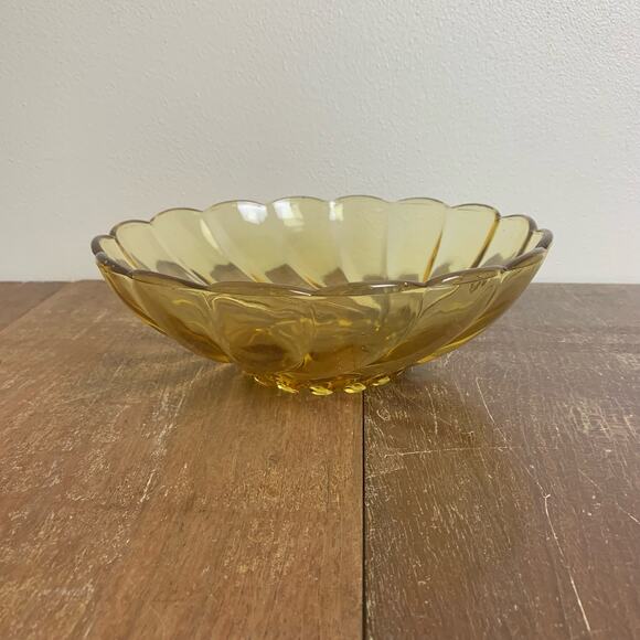 Hazel Atlas Art Glass Amber Optic Colonial Seashell Swirl Serving Bowl - Picture 1 of 7